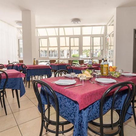 Hotel Villa Isola Rimini Exteriör bild