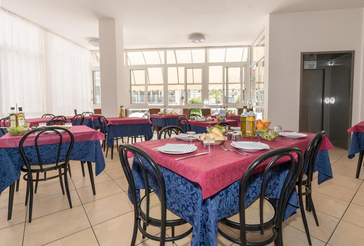 Hotel Villa Isola Rimini Exteriör bild